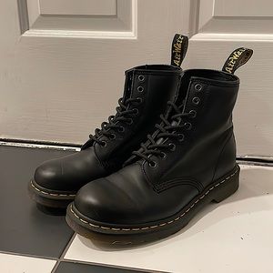Dr. Martens 1460 smooth leather boot
